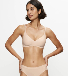 PURE MICRO - Neviditeľná podprsenka s kosticami z recyklovaného mikrovlákna Triumph CAMEO BEIGE 85D