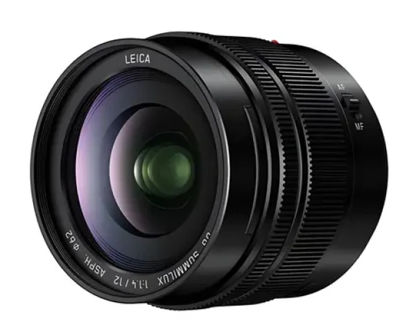Panasonic Leica DG Summilux 12mm f/1.4 / Objektív / Svetelnosť f/1.4 (H-X012E)