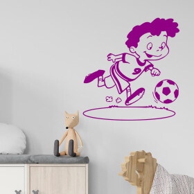 Veselá Stena Samolepka Chlapček futbalista Farba: fialová, Veľkosť: 40 x 43 cm