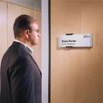 Durable Info Sign strieborná / Informačná tabuľka na dvere / 149x52,5 mm / Hliník, akryl (480023)