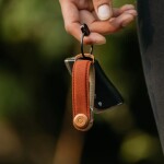 Kľúčenka Orbitkey Waxed Canvas Brick Red