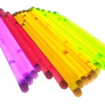 Mamido Fluorescenčné náramky 100 kusov v rôznych farbách svietiacich v tme