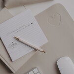 Eulenschnitt Podložka na pracovní stůl Heart Taupe 80 x 40 cm