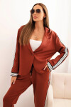 Dámska súprava z viskózy a lampasa a športová bunda v červenej farbe UNI