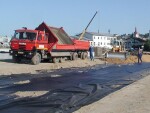 Tkaná polypropylénová geotextília čierna – Geomatex TST 30/30W - pevnosť 30/30 kN/m - 5,3×100 m [530 m²]