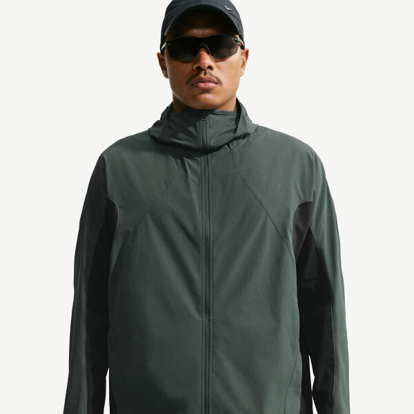 Bunda Nike Tech Helios Men's Dri-FIT Long-Sleeve Shell Camo Green/ Black/ Black XS