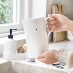 Bastion Collections Keramický džbán White / black heart 1 l