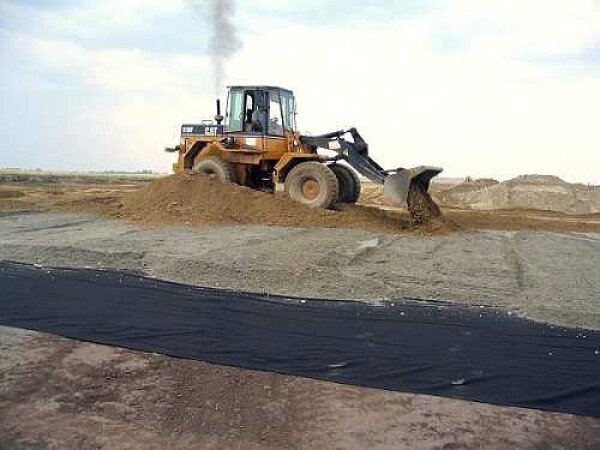Netkaná separačná polypropylénová geotextília čierna – Geomatex NTI BS25 - 300 g/m² 5×100 m [500 m²]