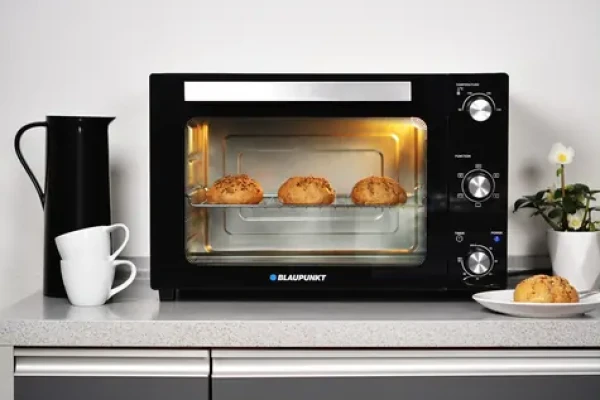 Blaupunkt EOM601 čierna/nerez / Elektrická rúra / 45 l / 1800 W / teplovzdušná úprava / ražeň (EOM601)