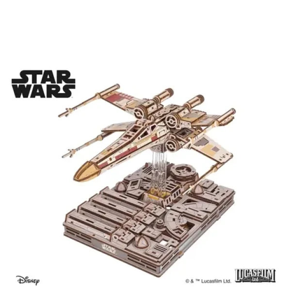 Ugears 3D drevená mechanická skladačka Star Wars Luke Skywalker X-Wing stíhačka