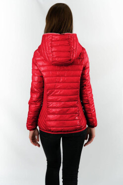 Červená prošívaná dámská bunda kapucí (B9561) Barva: odcienie czerwieni, Velikost: