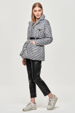 Lehká bílá dámská bunda páskem model 15846257 Ann Gissy Barva: odcienie czerni, Velikost: