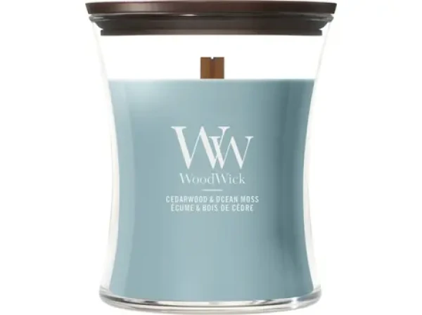 Woodwick Cedarwood Ocean Moss sviečka stredná (5038581187990)