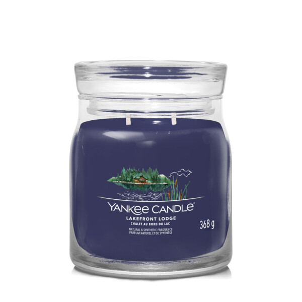 Yankee Candle Signature Lakefront Lodge stredný pohár 368g / doba horenia až: 50 h (5038581128764)