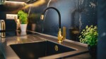 INVENA - Drezová batéria Ligaria s elastickým výtokom, zlatá BZ-39-009-L
