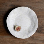 Storefactory Keramický tanier Liljevik Sand Ø 23 cm