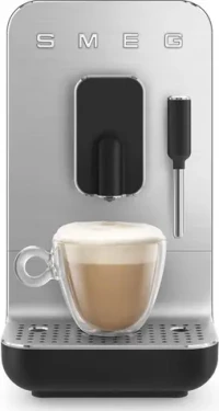 SMEG BCC02BLMEU čierna / automatický kávovar / 1350 W / 1.4 l / 19 bar / napeňovacia tryska (BCC02BLMEU)