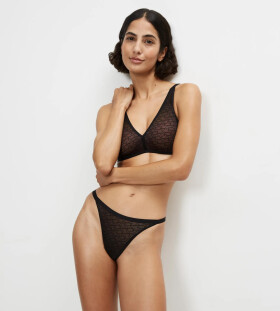 TRIUMPH SIGNATURE SHEER - Neviditeľná podprsenka s kosticami s výplňou Triumph BLACK 75D