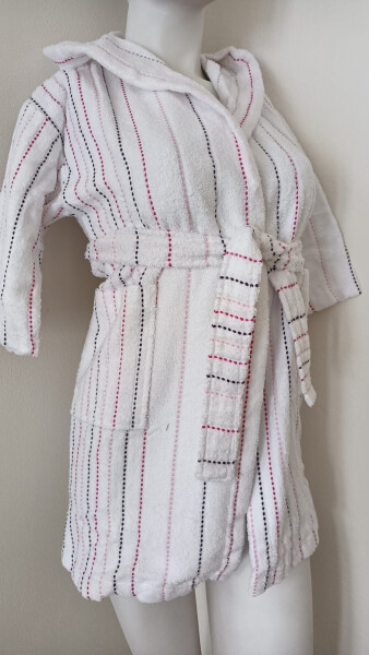 VÝPREDAJ - Dievčenský župan s kapucňou 9114 0100 biely s prúžkom - Vestis 116