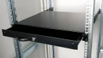 Equip 19" čierna / Zásuvka / uzamykateľná / 1U / RAL9005 (EZD-1-B)