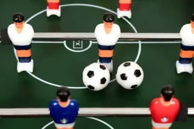 Drevený stolný futbal