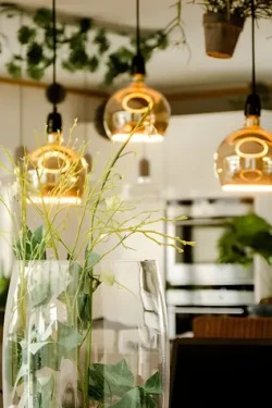 SEGULA LED Floating Globe 200 Smokey sivá / E27 / 6 W (24 W) / 240 lm / 1900 K / stmievateľné (55058)