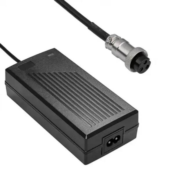 Akyga 42V 2A 84W / Nabíjačka pre e-kolobežku / GX16 3-pin 12mm (AK-EV-18)