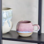 Bloomingville Kameninový hrnček Paula Rose 410 ml