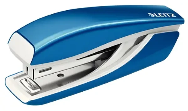 Leitz NeXXt 5528 metalická modrá / Mini zošívačka / až 10 listov / kov (55281036)