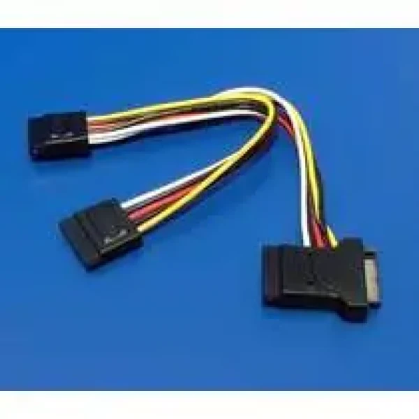 Wiretek Rozdvojka napájania SATA 1x -gt; 3x (11.03.1041)