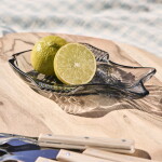 Ib Laursen Sklenený tanierik v tvare ryby Dark Blue Small