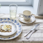 Strömshaga Kameninová šálka s podšálkou Viola Bow Blue