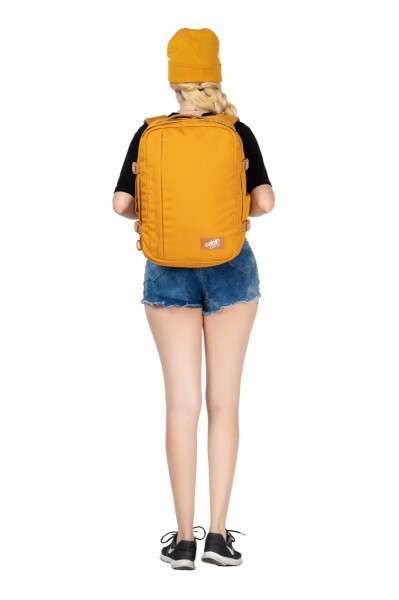 Cestovný batoh do lietadla CabinZero Classic Plus 32L Orange Chill