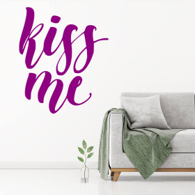 Veselá Stena Samolepka Kiss me Farba: fialová, Veľkosť: 80 x 67 cm