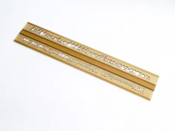 KOH-I-NOOR Školská písmenková šablóna 0,5cm (074805100000)