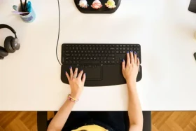 Contour Touch čierna / Touchpad / Ergonomický / USB / 4 tlačidlá (CDTP20500)