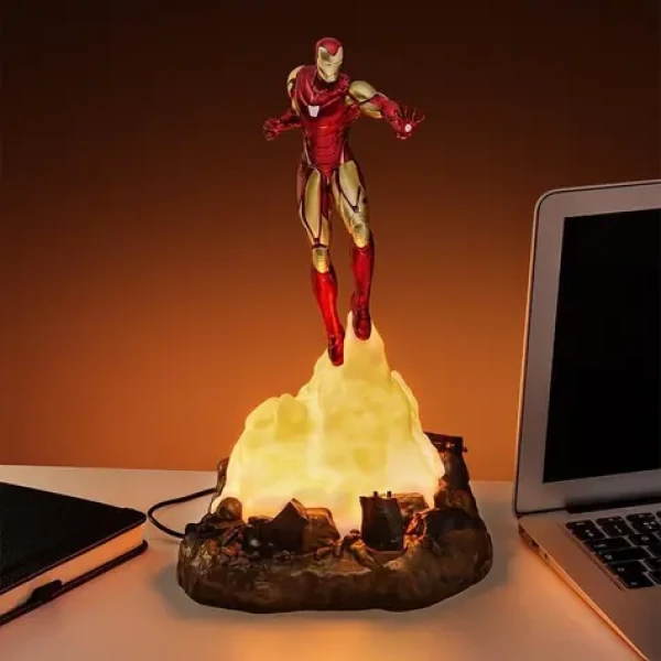 Paladone Svietiaca figúrka Iron Man / LED podsvietenie / Regulácia jasu / USB napájanie / Výška 32 cm (PP11311MSISEPM)