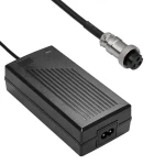 Akyga 42V 2A 84W / Nabíjačka pre e-kolobežku / GX16 3-pin 12mm (AK-EV-18)