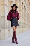 Krátka koženková sukňa SPO0052 čierna - Roco Fashion 38