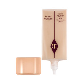 Charlotte Tilbury Ľahký tekutý make-up Light Wonder (Foundation) 40 ml 1 Fair