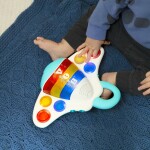 BABY EINSTEIN Hračka senzorická raja Pop & Explore Stingray™ 6m+