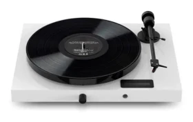 Pro-Ject JukeBox E1 + OM5e white / Gramofón / Silikónový remienok / Bluetooth / 2x 50W (9pjukee1w)