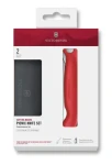 VICTORINOX Swiss Classic Skladací nôž a doska set 2 ks červená / vrúbkované ostrie / dĺžka čepele 11 cm (6.7191.FC1)