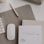 Eulenschnitt Bez názvu - Podložka na pracovní stůl Heart Grey 80 x 40 cm