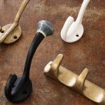 MADAM STOLTZ Kovový vešiak Matt Brass 14 cm