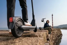 Segway Ninebot KickScooter E2 PRO E sivá / Elektrická kolobežka / 350 W / 20 km/h / dojazd 35 km / 10" kolesá (AA.05.14.05.0002)