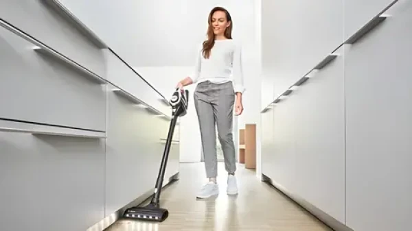 BOSCH Unlimited Gen 2 BBS8214 čierna/biela / Aku tyčový vysávač / Series 8 (BBS8214)