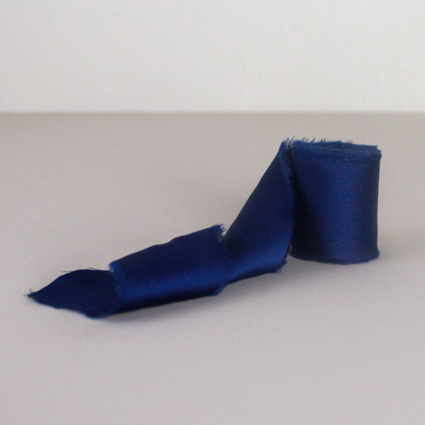 Bella Rose Saténová stuha 4 cm – Navy Blue (4,5 m)