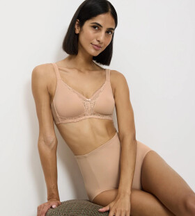 Podprsenka s kosticami - tvarovací komfort z čipky a bavlny Triumph NEUTRAL BEIGE 105A