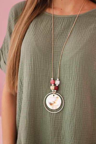 Mušelínová blúzka s khaki náhrdelníkom UNI